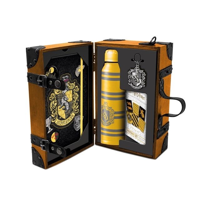 Harry Potter Colourful Crest Hufflepuff premium gift set - Inspire Newquay