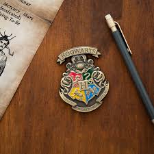 HARRY POTTER - Hogwarts - Metal Magnet 7cm - Inspire Newquay