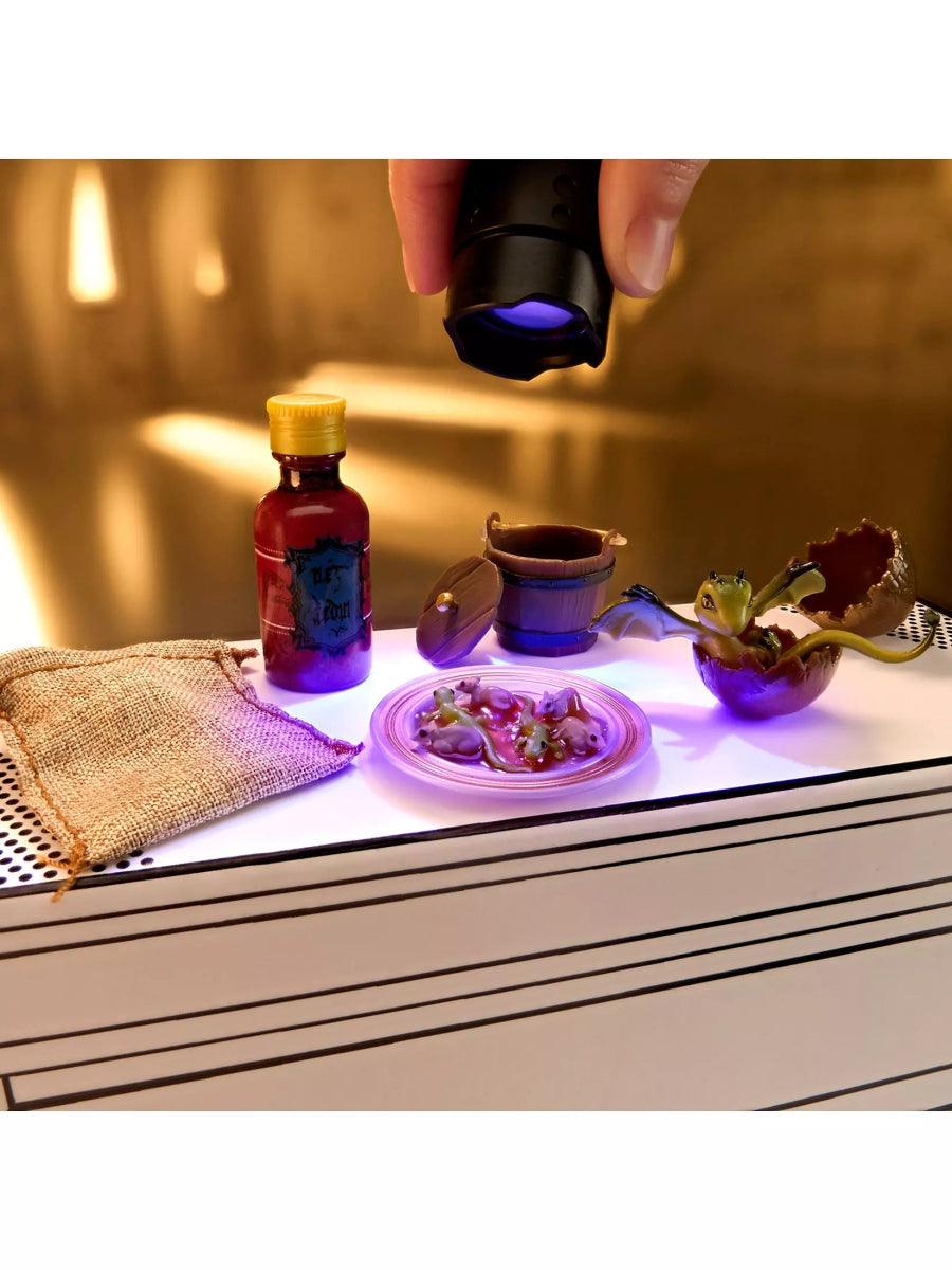 MGA's Miniverse Make It Mini Back to Hogwarts Harry Potter (1 RANDOM Supplied) - Inspire Newquay