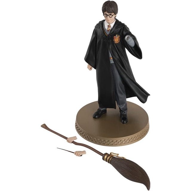 Harry Potter 1:6 Mega Statue | Harry Potter with Wand and Broomstick - Inspire Newquay